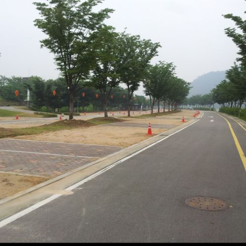 수해 복구후 자동차 야영장