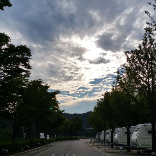 캐라반 구역에서 바라본 하늘 풍경.