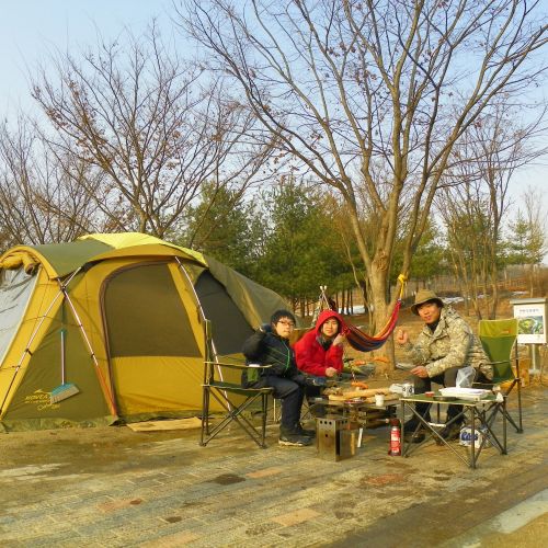 즐거운 가족 캠핑